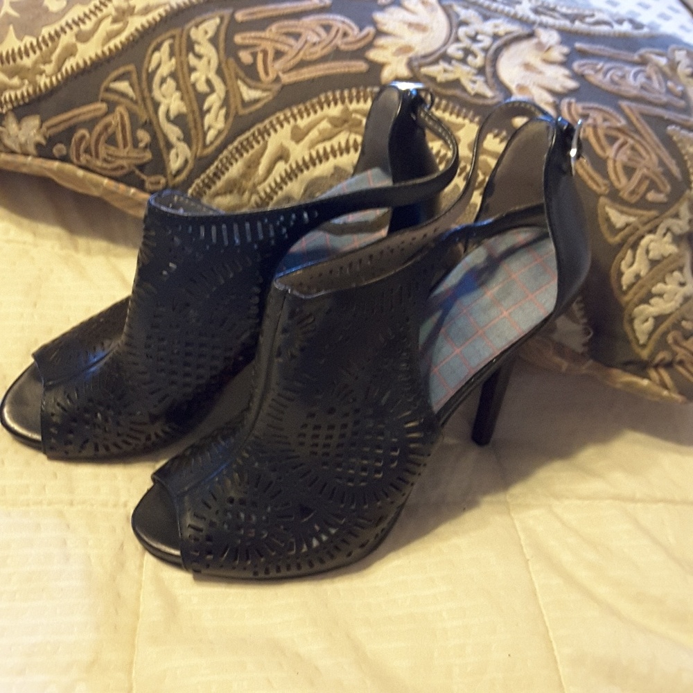 Cut out black high heels